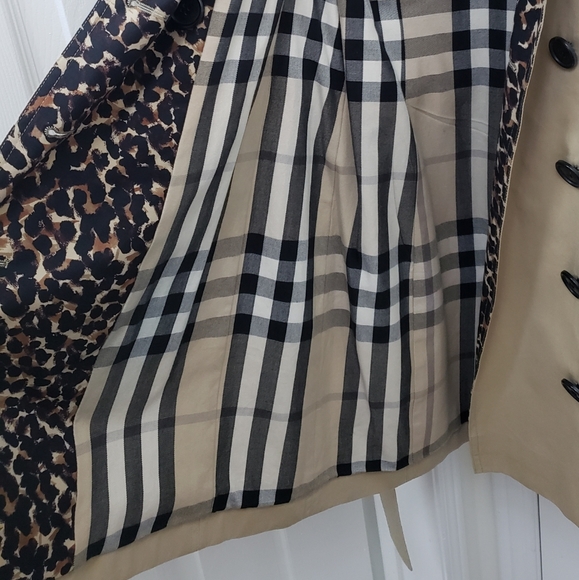 100% Authentic Burberry Sandringham Mid-Length Trenchcoat, Honey Sz 6 US - Picture 8 of 16